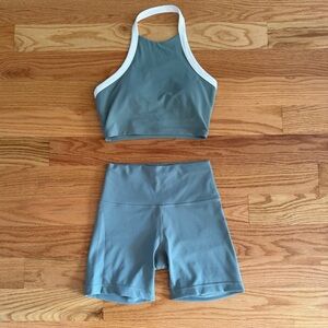Lululemon workout set